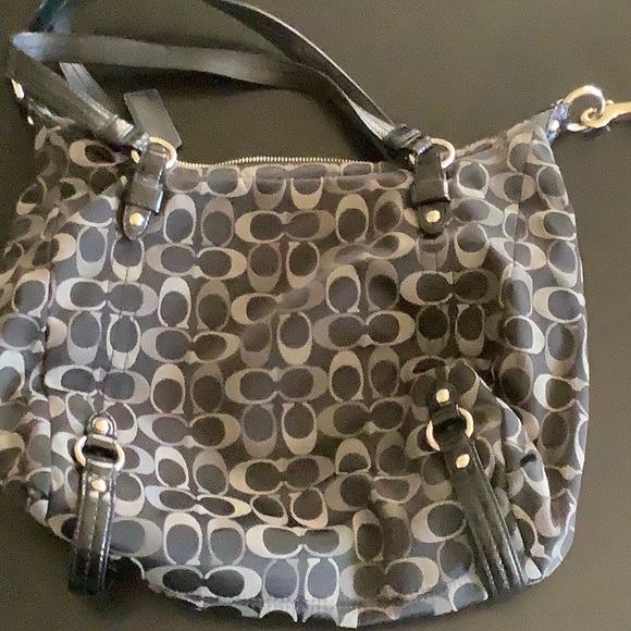 Authentic Coach Shoulder/Cross Body Bag - Picture 2 of 6